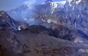 Rossiyada vulqon uygʻonishi ortidan aviaxavfning “qizil kod” darajasi eʼlon qilindi