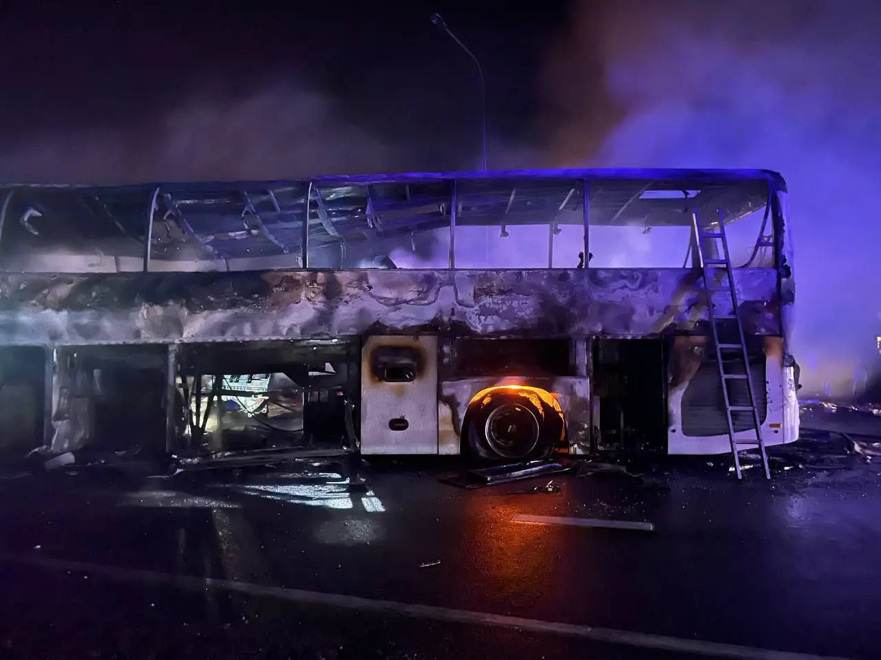 Rossiyada ichida gandbol muxlislari bo‘lgan avtobus yonib ketdi