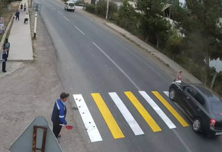 Toshkentda piyodalar yo‘lagidan o‘tayotgan 11 yoshli qizni mashina urib yubordi