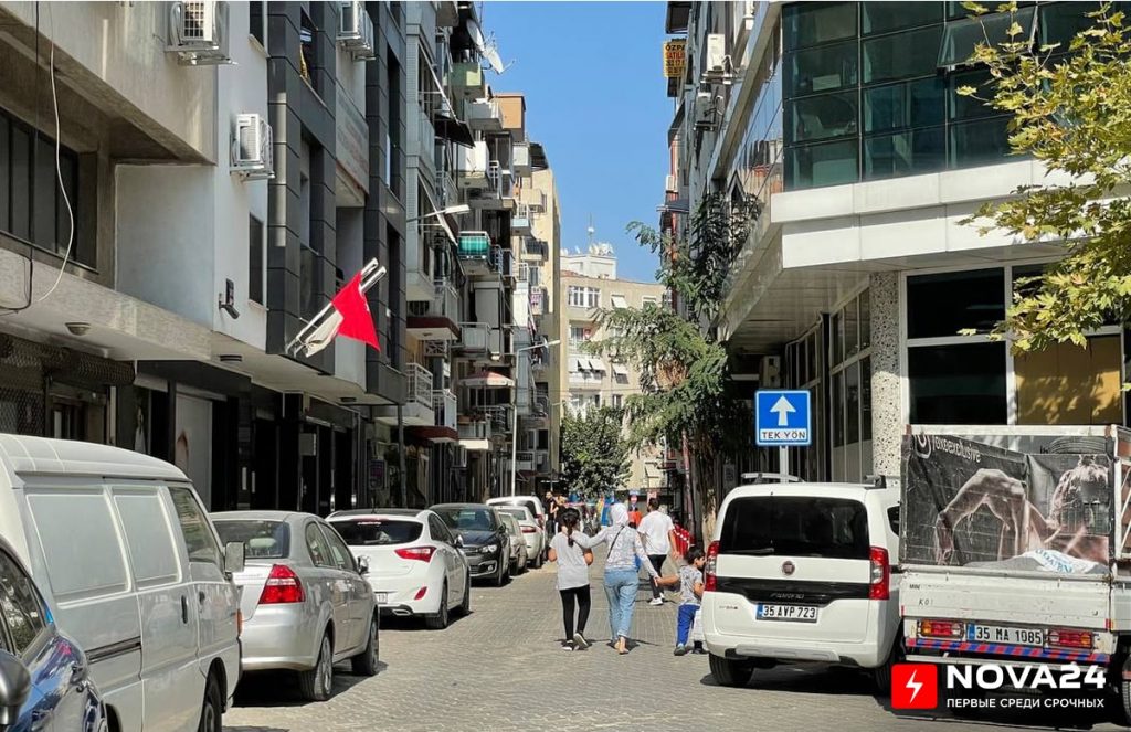 Воевавший журналист, часовня правителю и порт Густава Эйфеля: чем привлекает турецкий город Измир — фоторепортаж