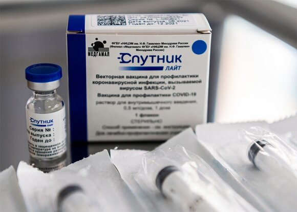 В Узбекистан доставили 12 тысяч доз вакцины «Спутник Лайт»