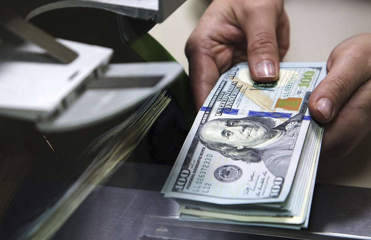 В Узбекистане объем денежных переводов с начала года составил почти 6 миллиардов долларов