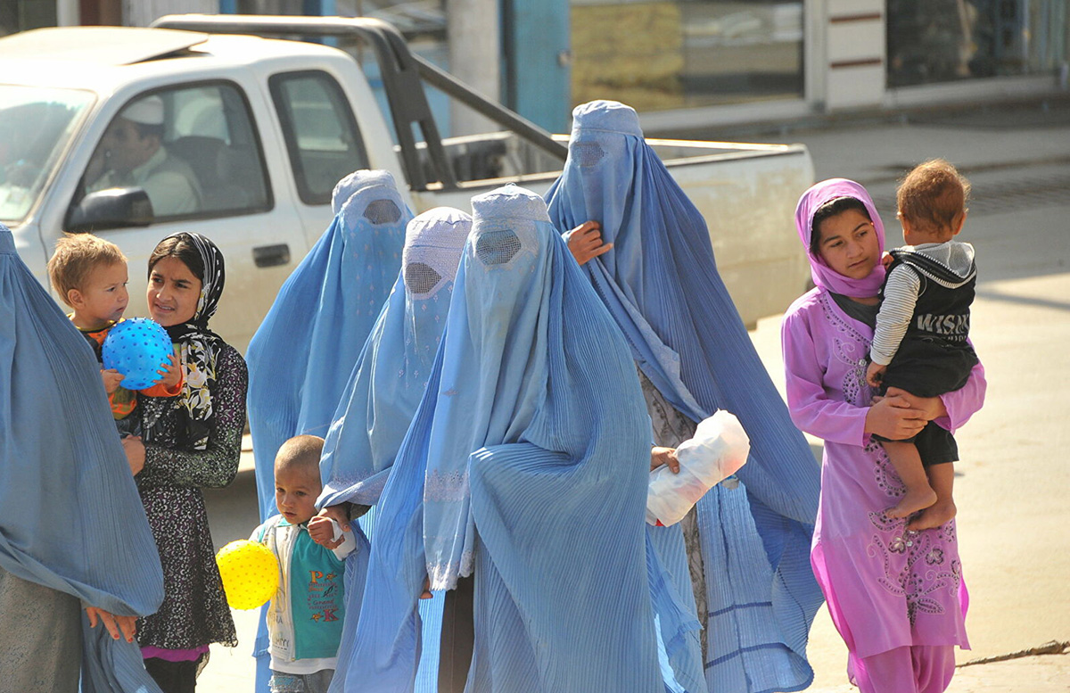 В Афганистане задержали мужчину, обвиняемого в продаже 130 женщин