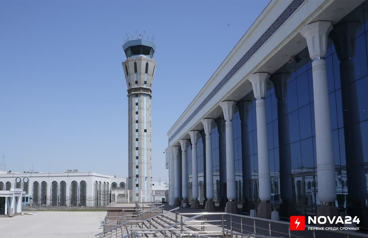 Сотни человек столпились в международном аэропорту Ташкента