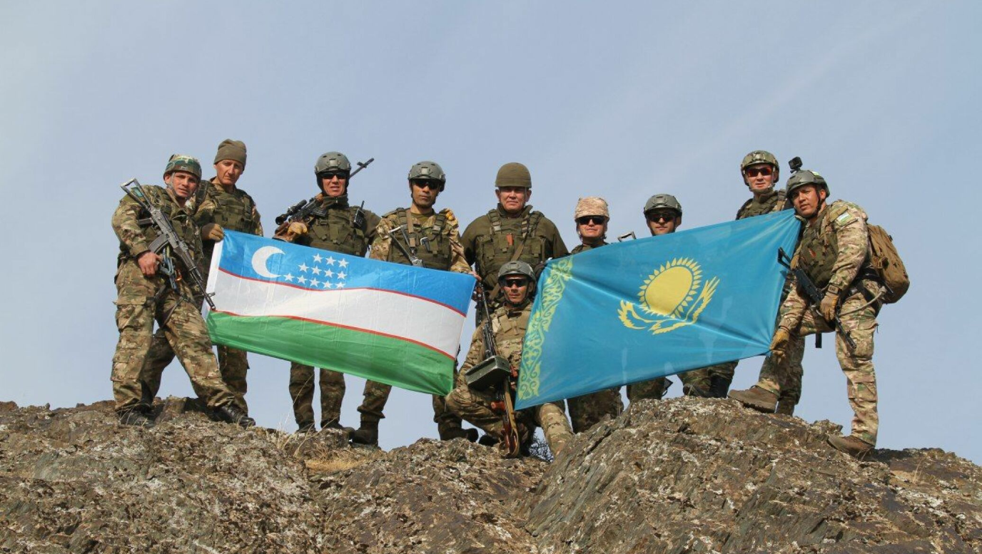 Узбекистан и Казахстан проведут совместные военные учения
