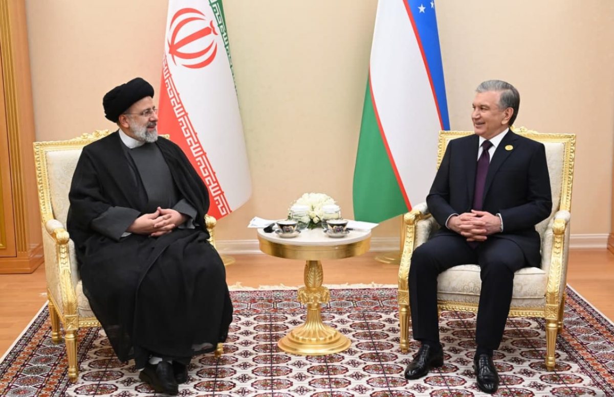 Президенты Узбекистана и Ирана обсудили дальнейшее развитие отношений