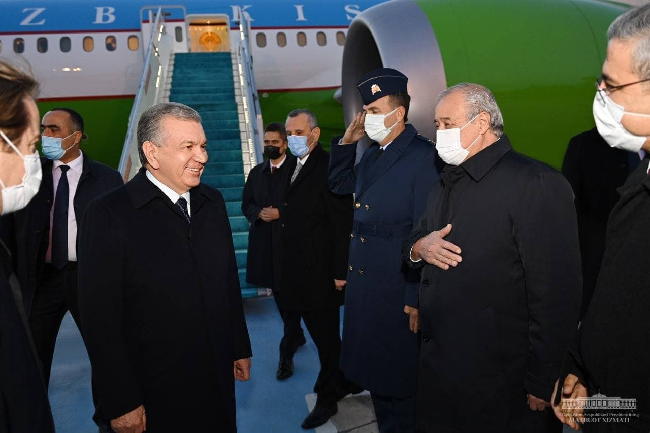 Шавкат Мирзиёев прибыл в Стамбул для участия в саммите Совета сотрудничества тюркоязычных государств