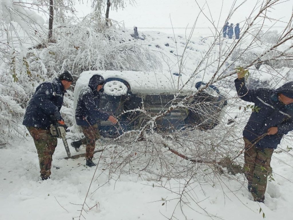 В Ташкентской области водитель Nexia потерял управление и упал в кювет