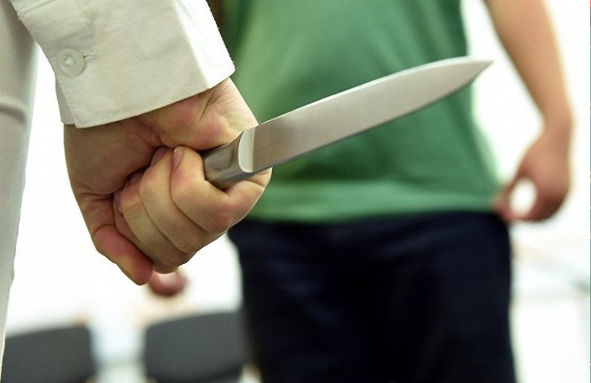 В одной из школ Ташкента ученик ударил ножом своего одноклассника