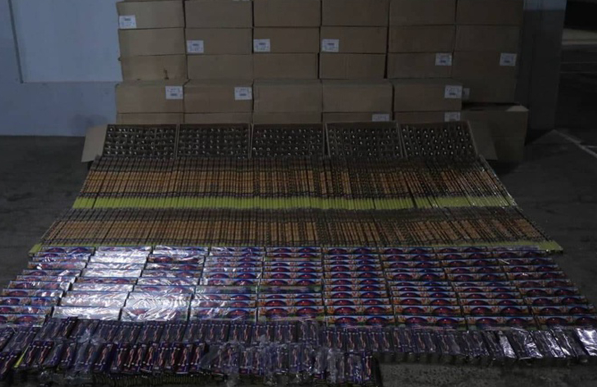 В Фергане у мужчины изъяли более 60 тысяч контрабандных фейерверков