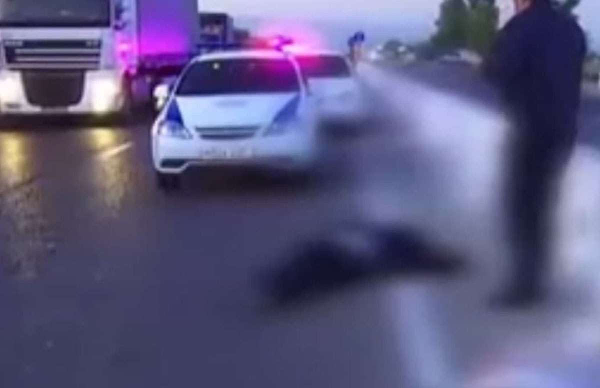 В Джизаке водитель сбил двух школьников — видео