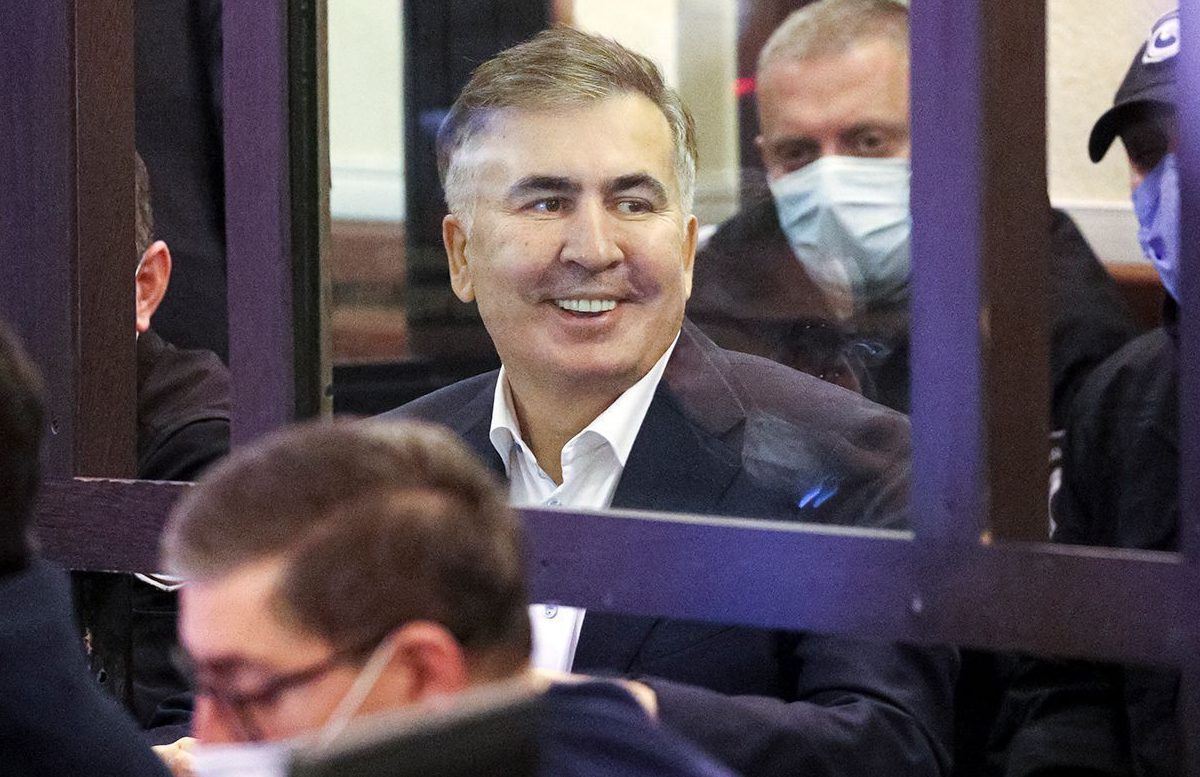 Саакашвили узнал о планах перевести его в тюрьму и упал в обморок