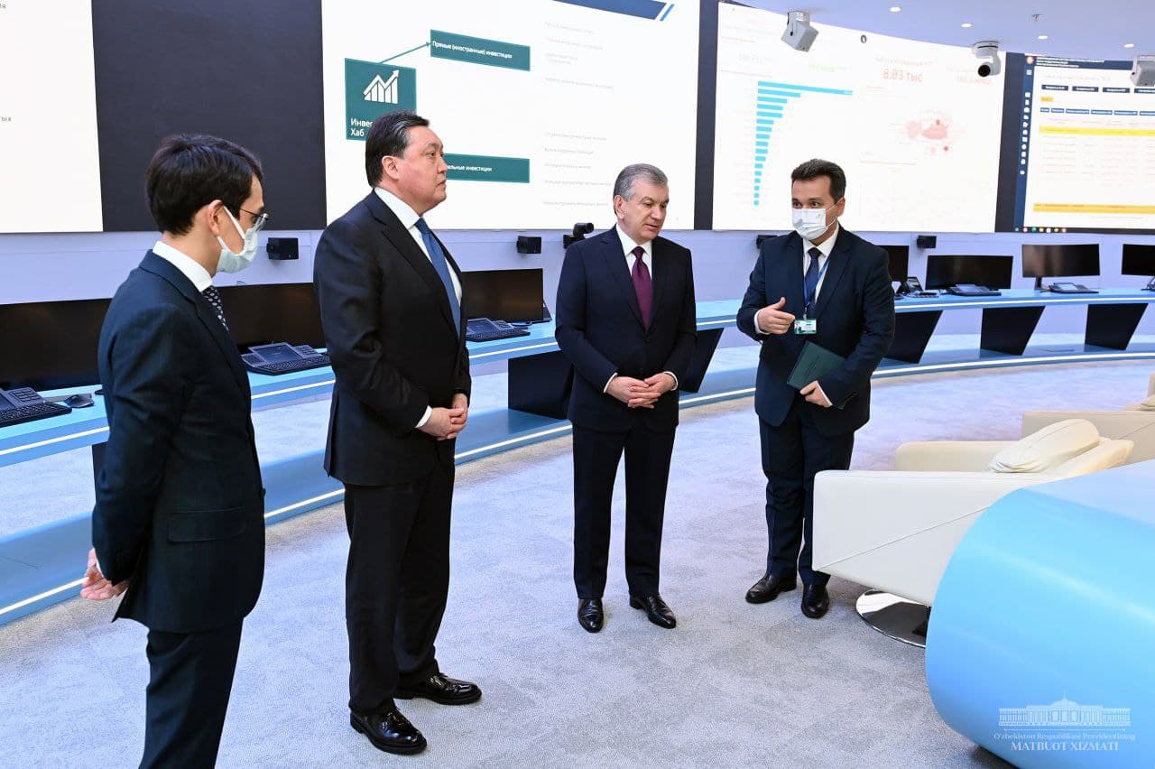 Шавкат Мирзиёев посетил Офис цифрового правительства в Нур-Султане