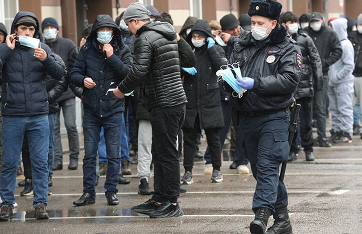Мигрантам сократят срок пребывания в Россию за уклонение от обязательной дактилоскопии
