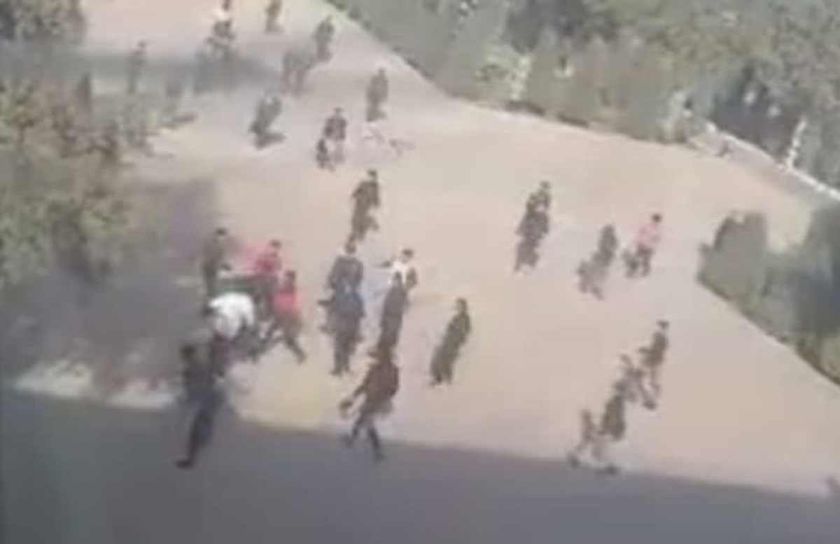 Студенты Термезского государственного университета устроили массовую драку — видео