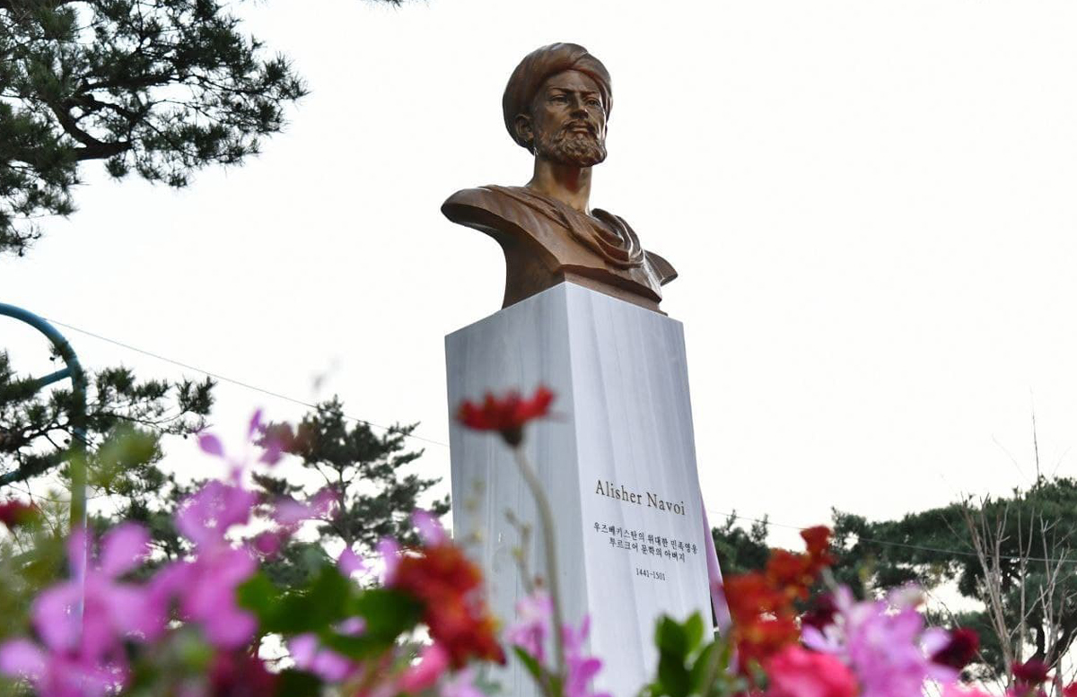 В Сеуле возвели памятник Алишеру Навои