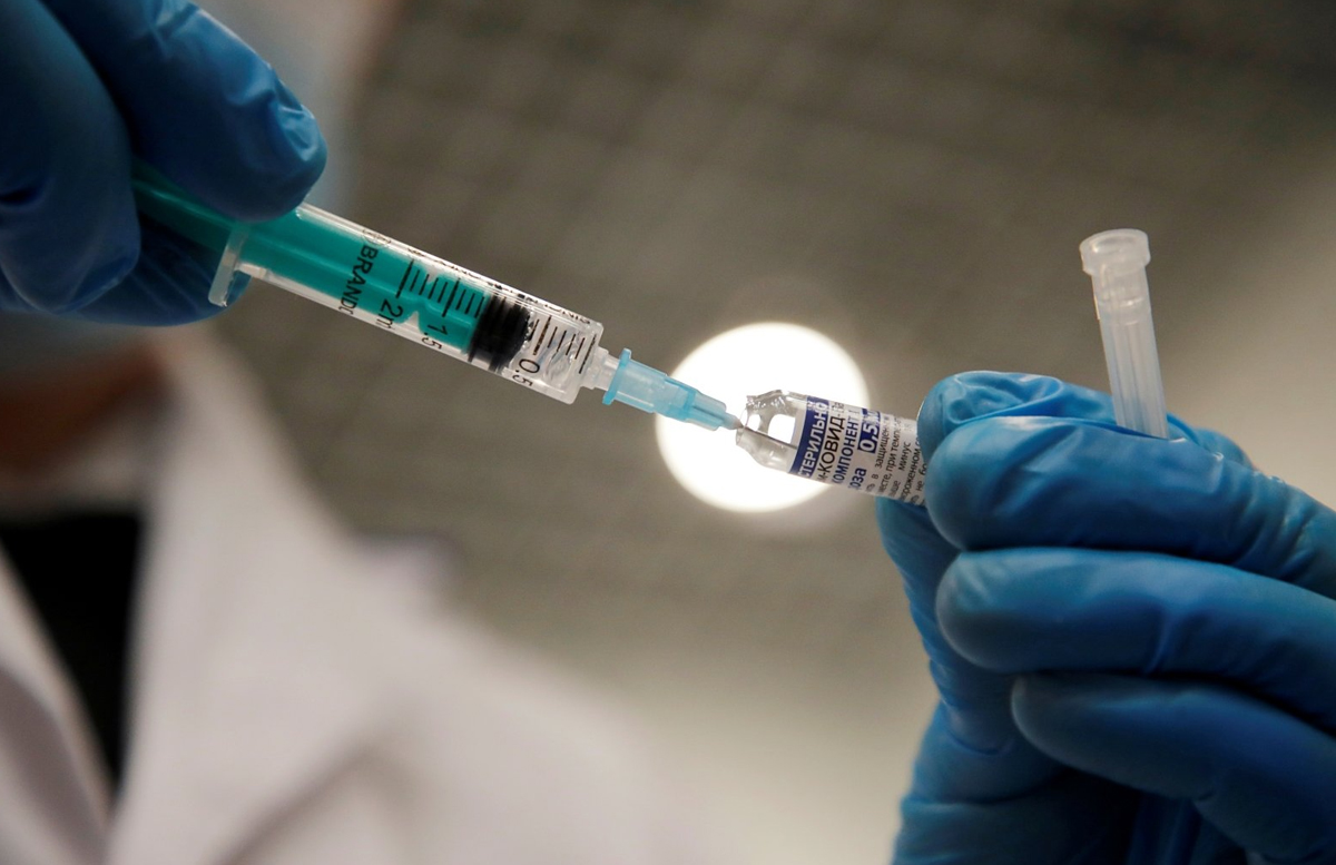 За сутки почти 70 тысяч человек получили первую дозу вакцины от COVID-19 — статистика