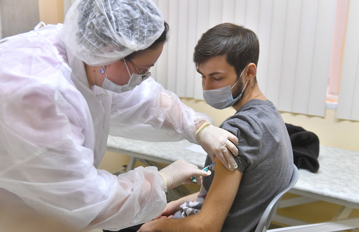 В Узбекистане от коронавируса привились почти 300 тысяч человек — статистика