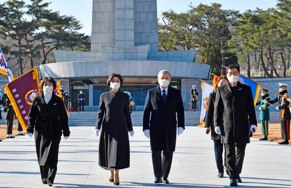 Мирзиёев почтил память корейских патриотов — фото