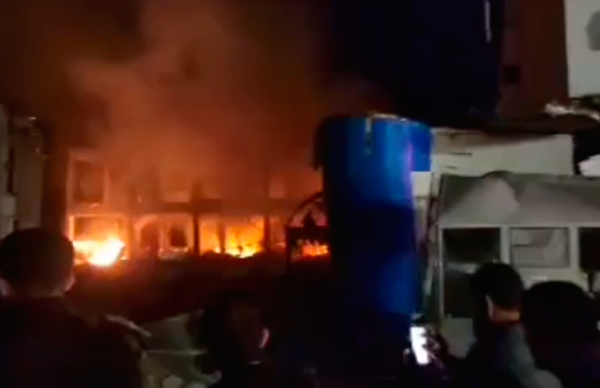 В Сурхандарье в торговом комплексе произошел взрыв: есть погибшие — видео