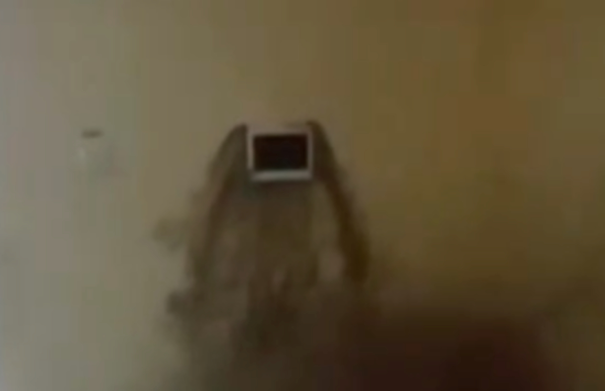В общежитии Термезского филиала ТГТУ задымился электрощиток — видео