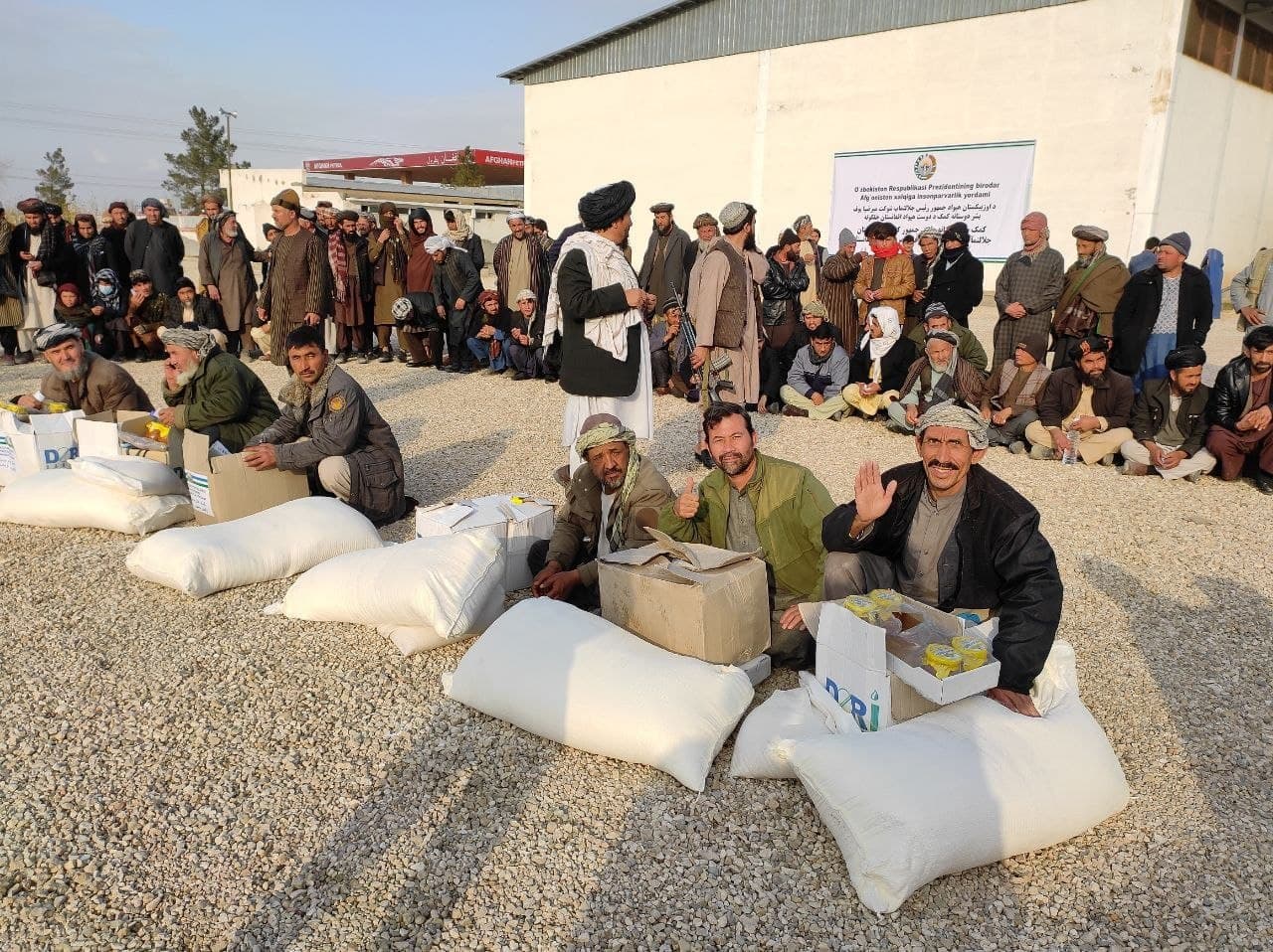 Хоким Сурхандарьи посетил Афганистан и поучаствовал в передаче гуманитарного груза