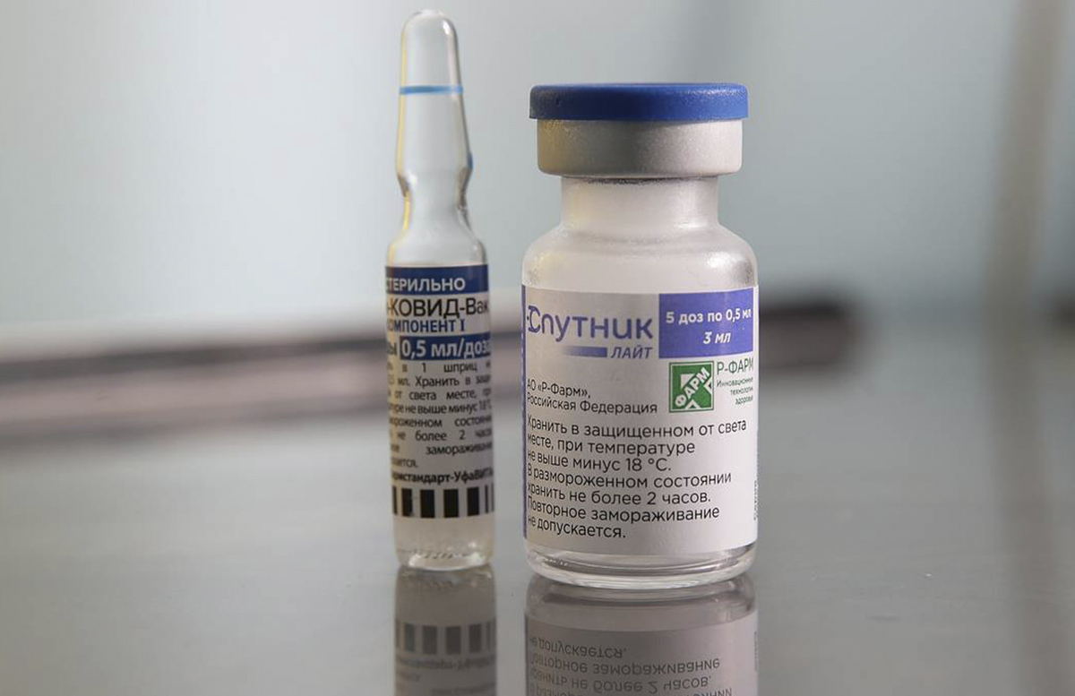 «Спутник V» работает против «омикрона» лучше других применяемых в мире вакцин, — Путин