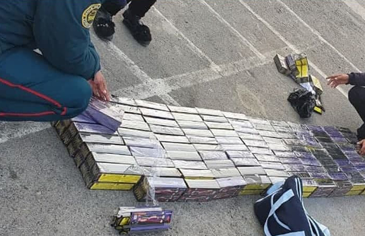 В Намангане задержали мужчину, который пытался ввезти две тысячи коробок пиротехники