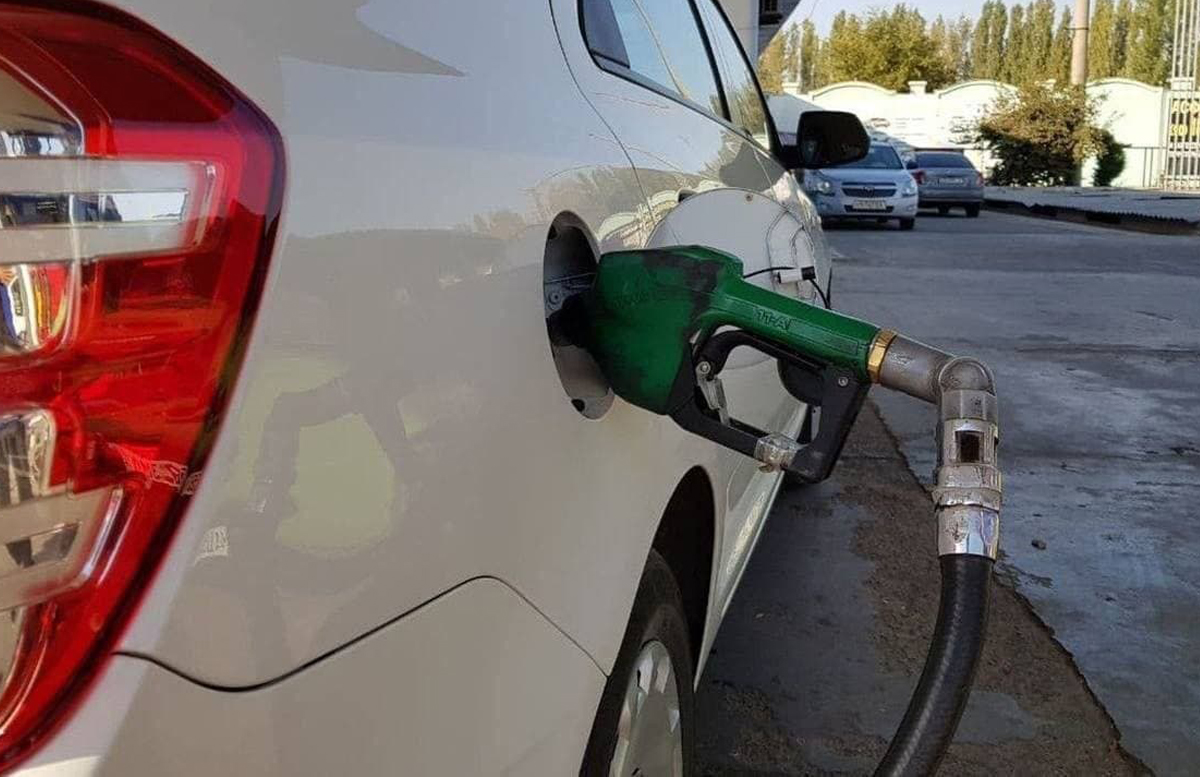 В Узбекистане упали цены на бензин
