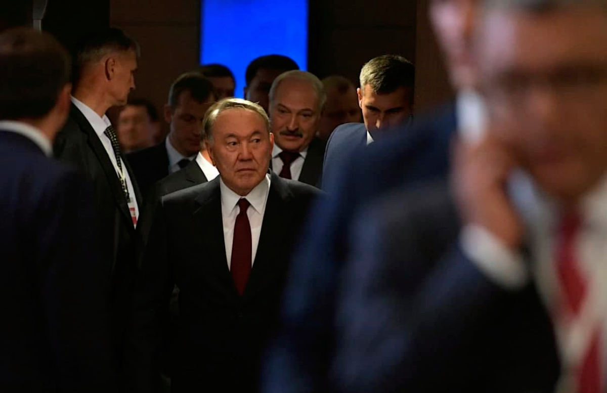 Назарбаева обвинили в утаивании восьми миллиардов долларов через благотворительные фонды
