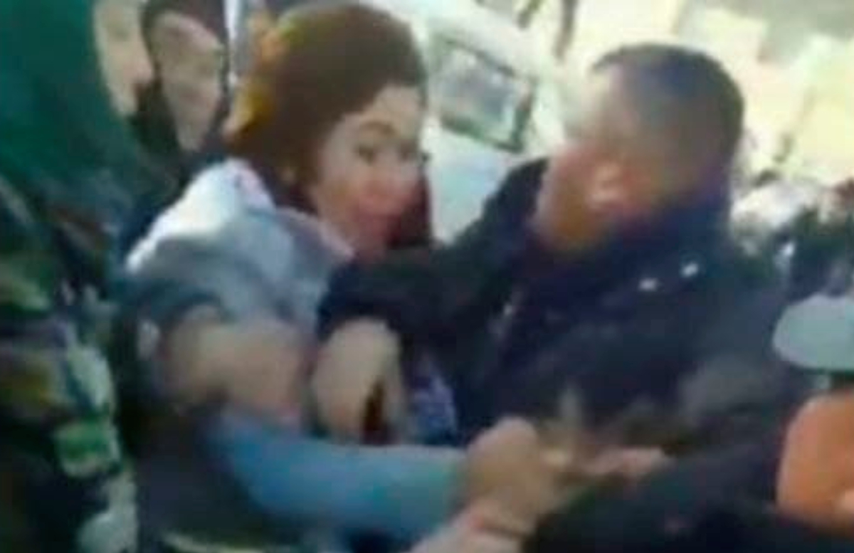 В Кашкадарье две женщины устроили драку посреди улицы из-за результата тендера — видео