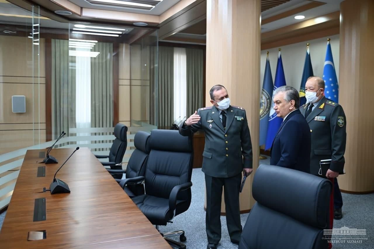 «Центр должен стать опорной структурой в деле обеспечения военной безопасности страны», – Мирзиёев