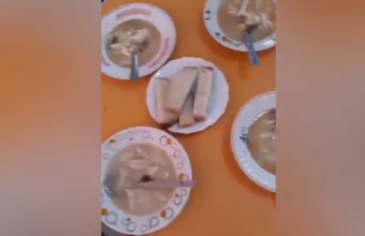 Жительница Намангана пожаловалась на еду без мяса в одном из детских садов