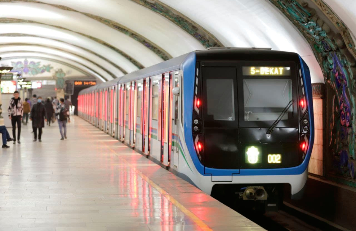 В ташкентском метро мужчина бросился под поезд — видео