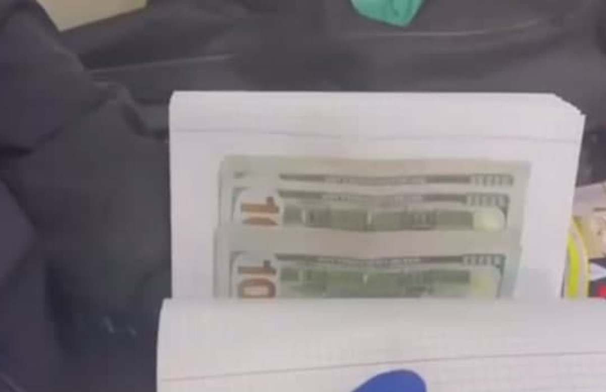 В Ташкентском аэропорту поймали девушек, которые пытались провезти деньги в тетрадях — видео