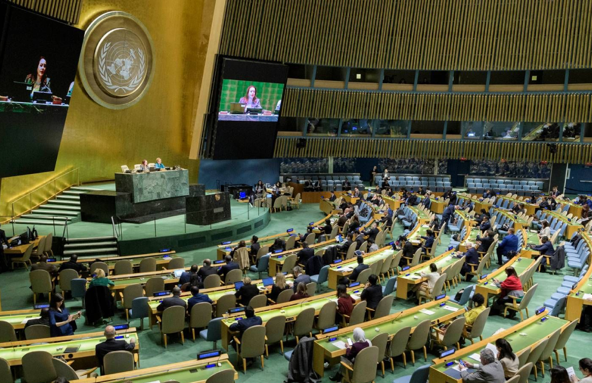 Генассамблея ООН приняла резолюцию, требующую от России немедленно вывести войска из Украины