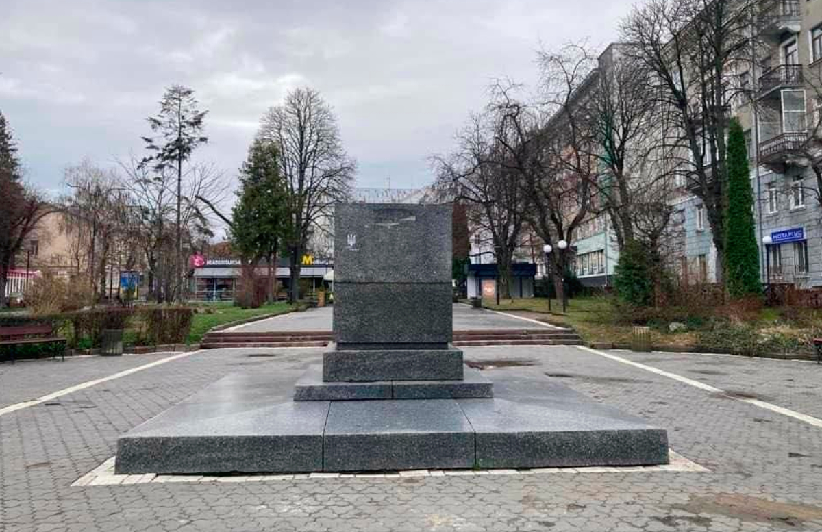 памятник волынскому в санкт петербурге