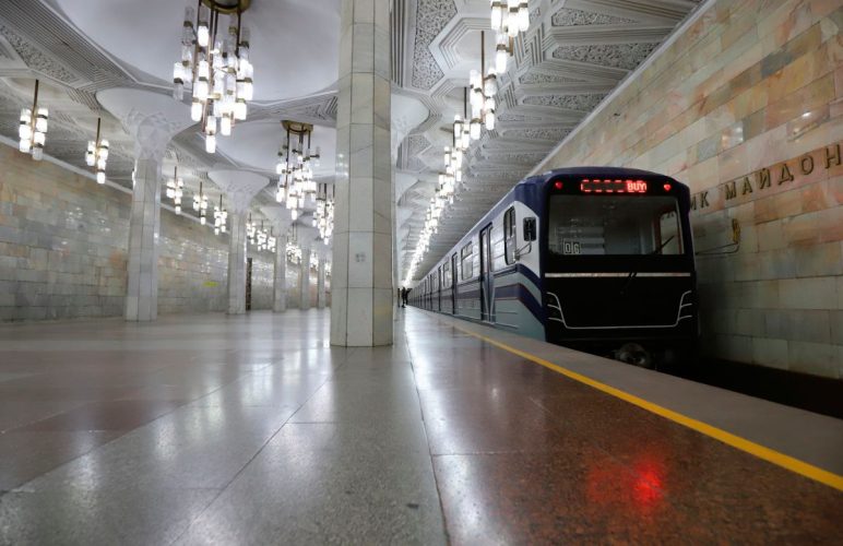В Рамазан хайит столичное метро заработает с раннего утра