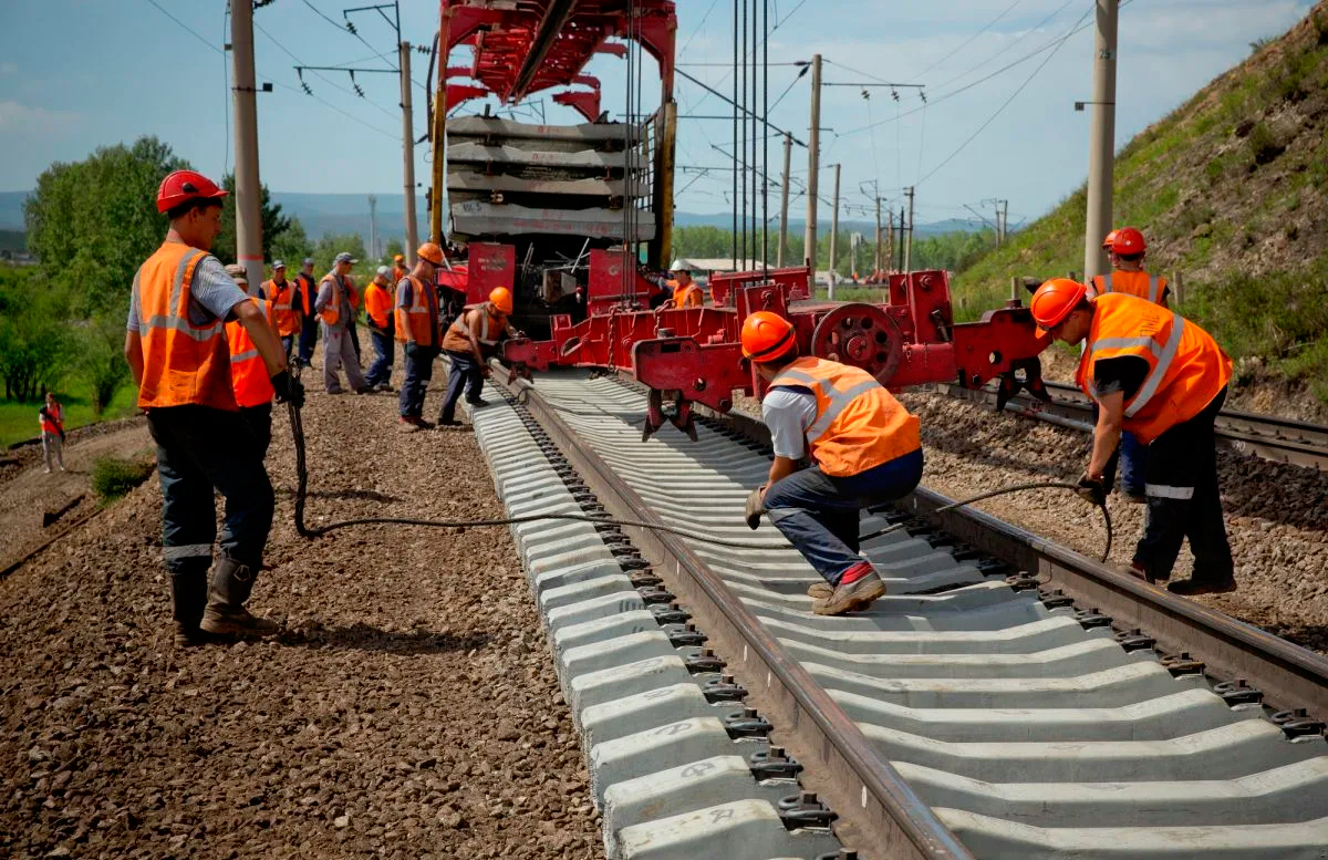 Мирзиёев и Жапаров обсудили строительство железной дороги «Китай—Кыргызстан—Узбекистан»