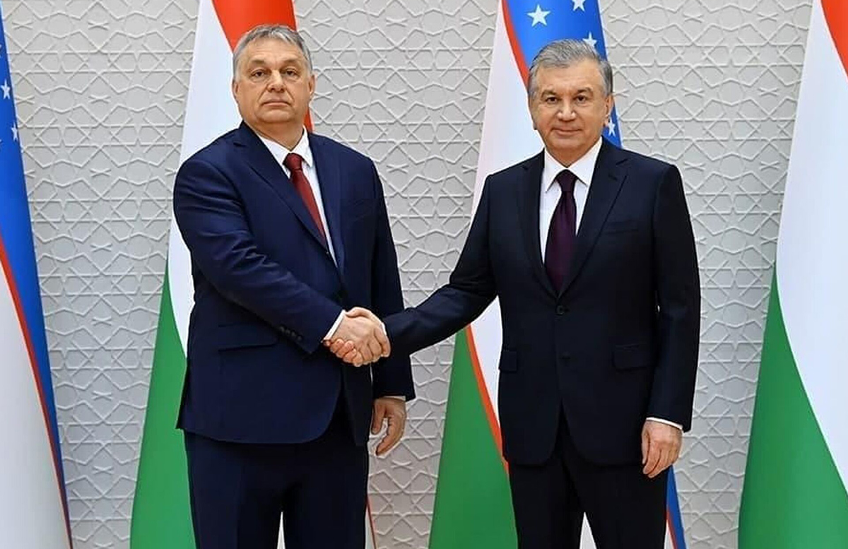 Мирзиеев поздравил премьер-министра Венгрии с победой на парламентских выборах