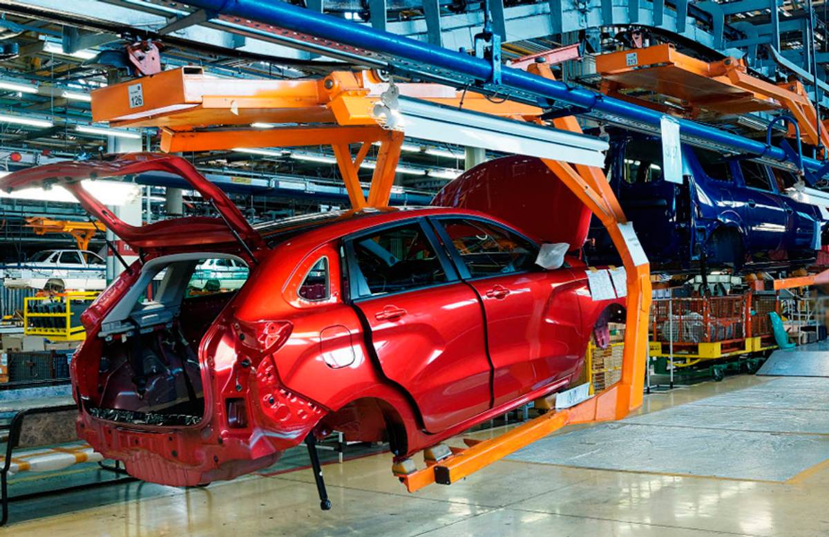 Какие машины сейчас производятся в россии. Конвейер АВТОВАЗА 2023. Конвейер АВТОВАЗА В Тольятти. Волжский автомобильный завод в Тольятти.