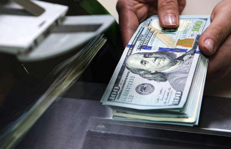 С начала года в Узбекистане резко подрос объем денежных переводов