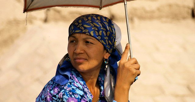 В Узбекистане обеспокоились образом женщин, подаваемым в СМИ и кино