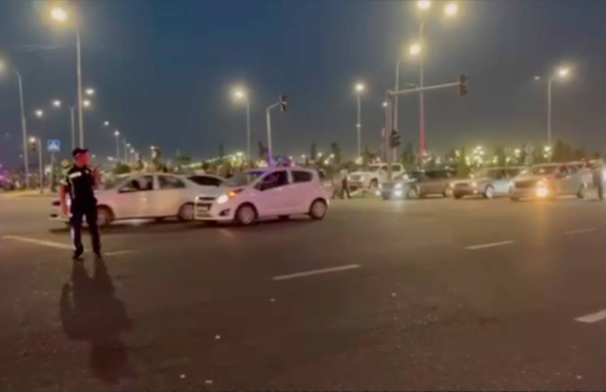 В Ташкенте образовалась пробка из-за праздничного салюта — видео