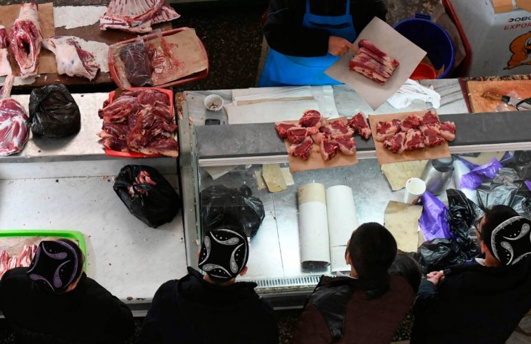 На рынках Ташкента нашли семь тонн непригодного мяса