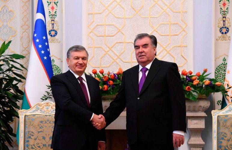 Узбекистан посетит президент Таджикистана