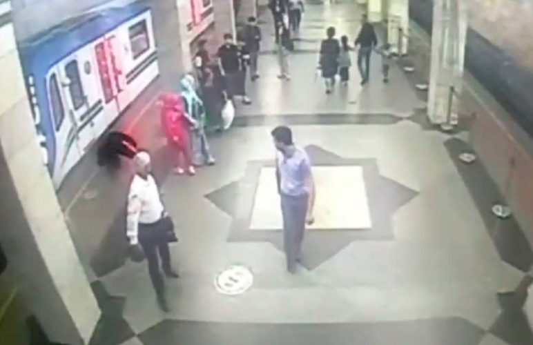 В Метрополитене прояснили ситуацию с упавшим под поезд мужчиной — видео