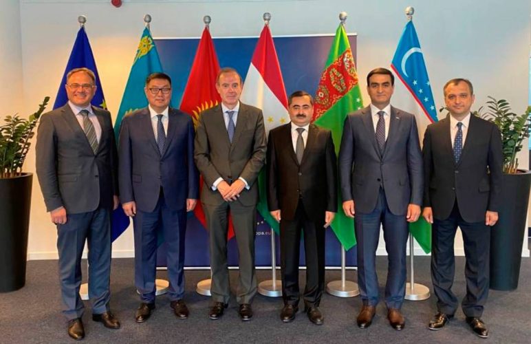 Узбекистан обсудил перспективы сотрудничества с Евросоюзом