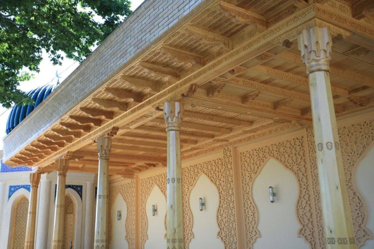 Компания UzAuto восстановила мавзолей Хожа Абдуллох Тугдор в Асаке