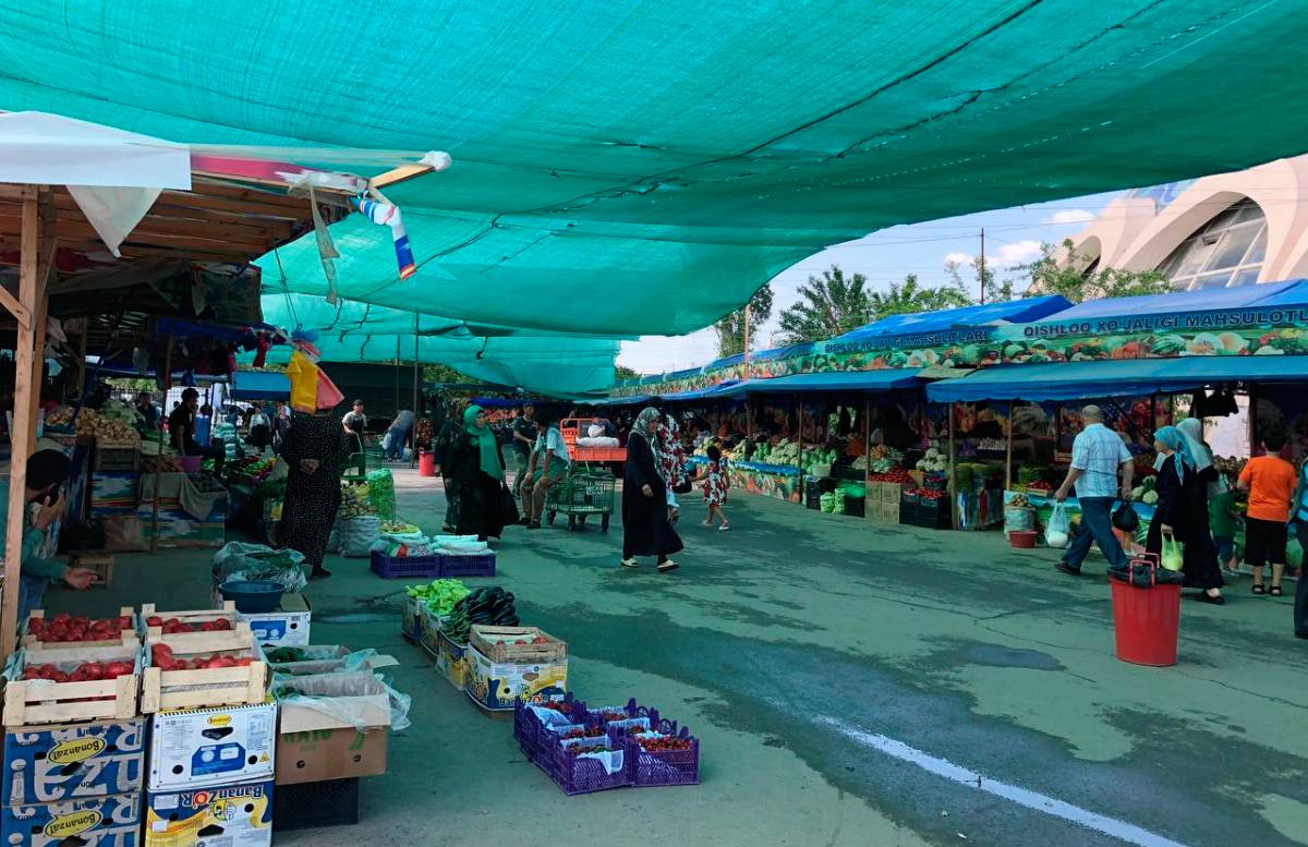 Ответственный сотрудник одного из ташкентских рынков вымогал с предпринимателя деньги